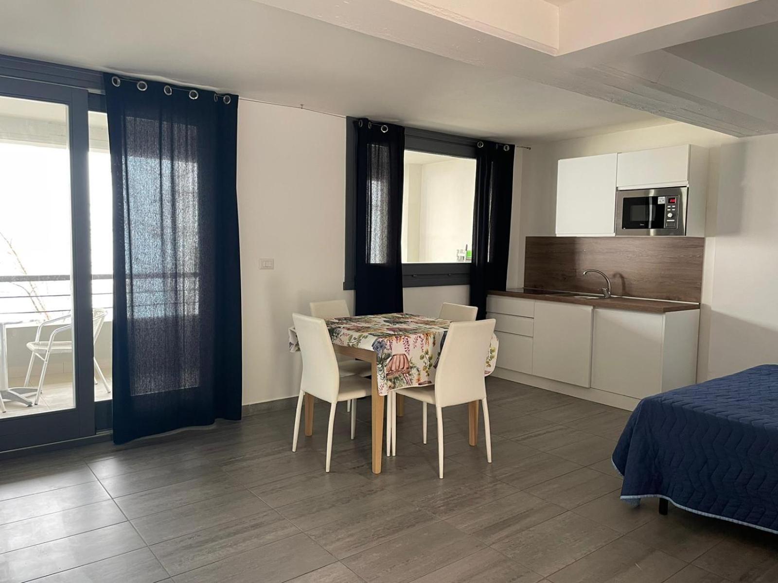Casa Vacanza Acquamarina Porto Torres Exterior foto